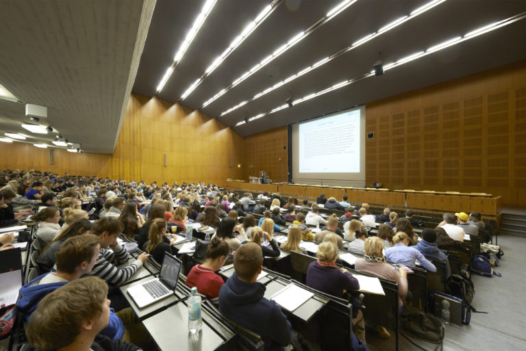 Über die Bedeutsamkeit von bewegter Lehre an der FAU